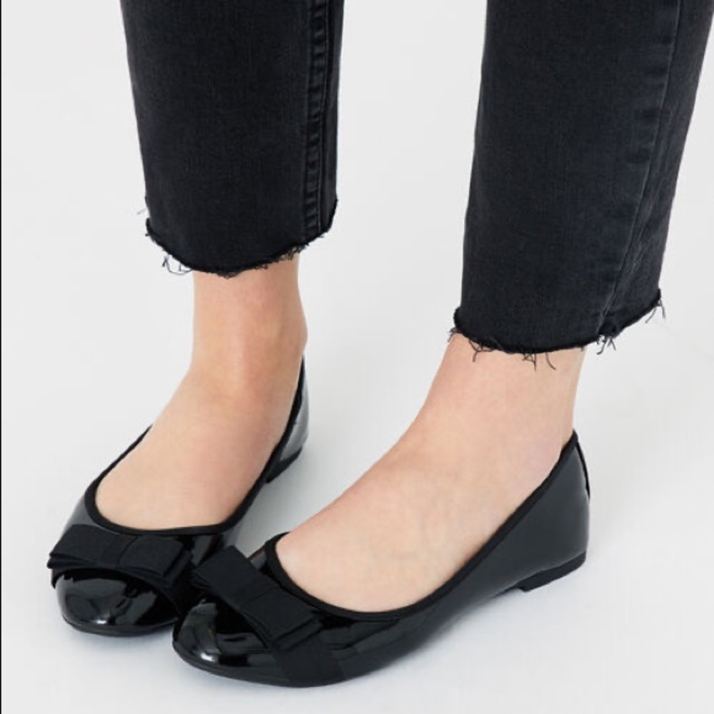 Kiss & Tell Ballet Flats
